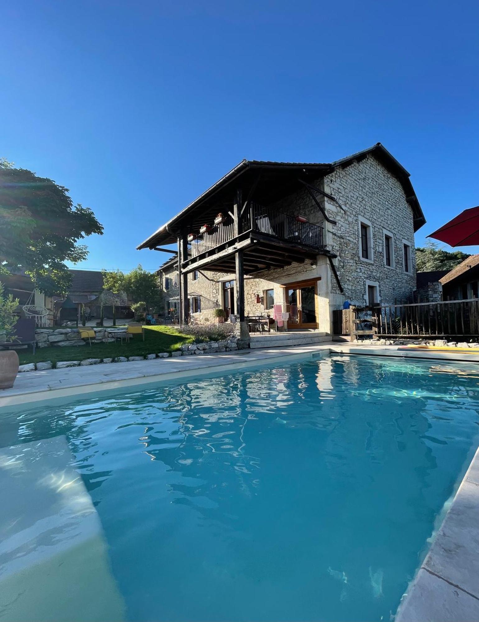 Le Clos Bo-M Marignieu エクステリア 写真