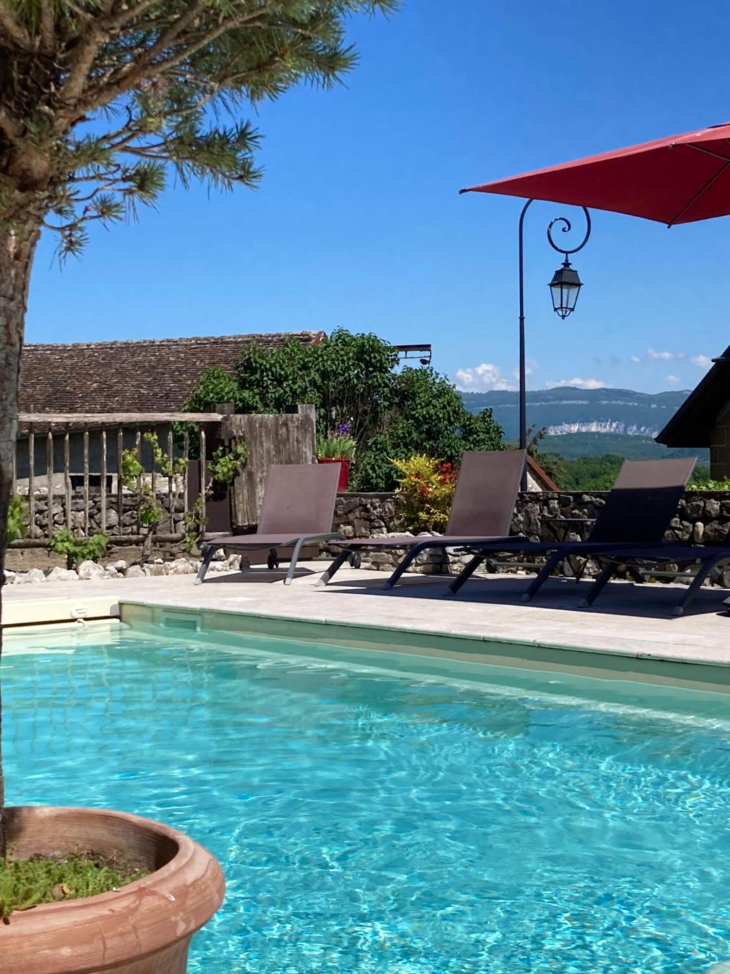 Le Clos Bo-M Marignieu エクステリア 写真